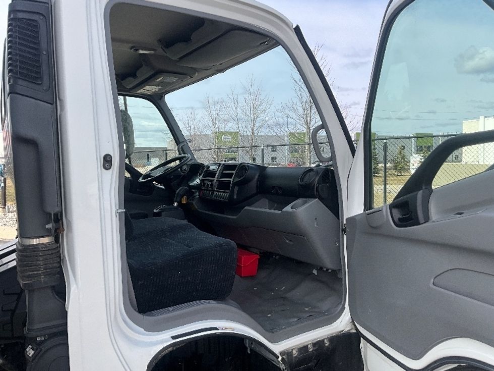 Medium Duty Box Truck-Light and Medium Duty Trucks-Hino-2020-195-Cambridge-ON-163,480\n\t\tkm-$ 63,500 - Image 20