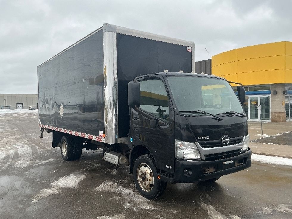Medium Duty Box Truck-Light and Medium Duty Trucks-Hino-2020-195-Cambridge-ON-262,800\n\t\tkm-$ 49,250 - Image 1