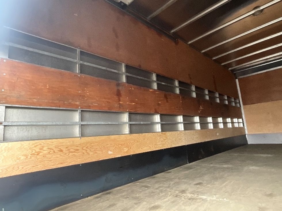 Medium Duty Box Truck-Light and Medium Duty Trucks-Hino-2020-195-Cambridge-ON-262,800\n\t\tkm-$ 49,250 - Image 11