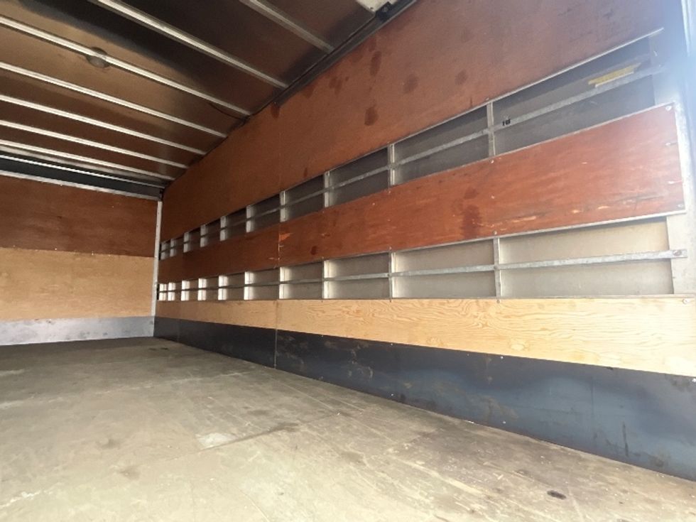 Medium Duty Box Truck-Light and Medium Duty Trucks-Hino-2020-195-Cambridge-ON-262,800\n\t\tkm-$ 49,250 - Image 12