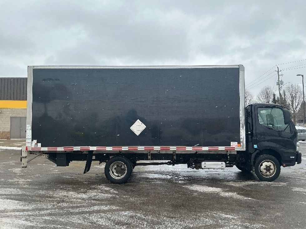 Medium Duty Box Truck-Light and Medium Duty Trucks-Hino-2020-195-Cambridge-ON-262,800\n\t\tkm-$ 49,250 - Image 15