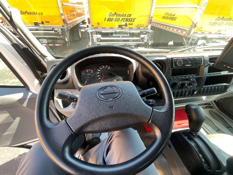 Medium Duty Box Truck-Light and Medium Duty Trucks-Hino-2020-195-Cambridge-ON-67,079\n\t\tkm-$ 61,500 - Image 18