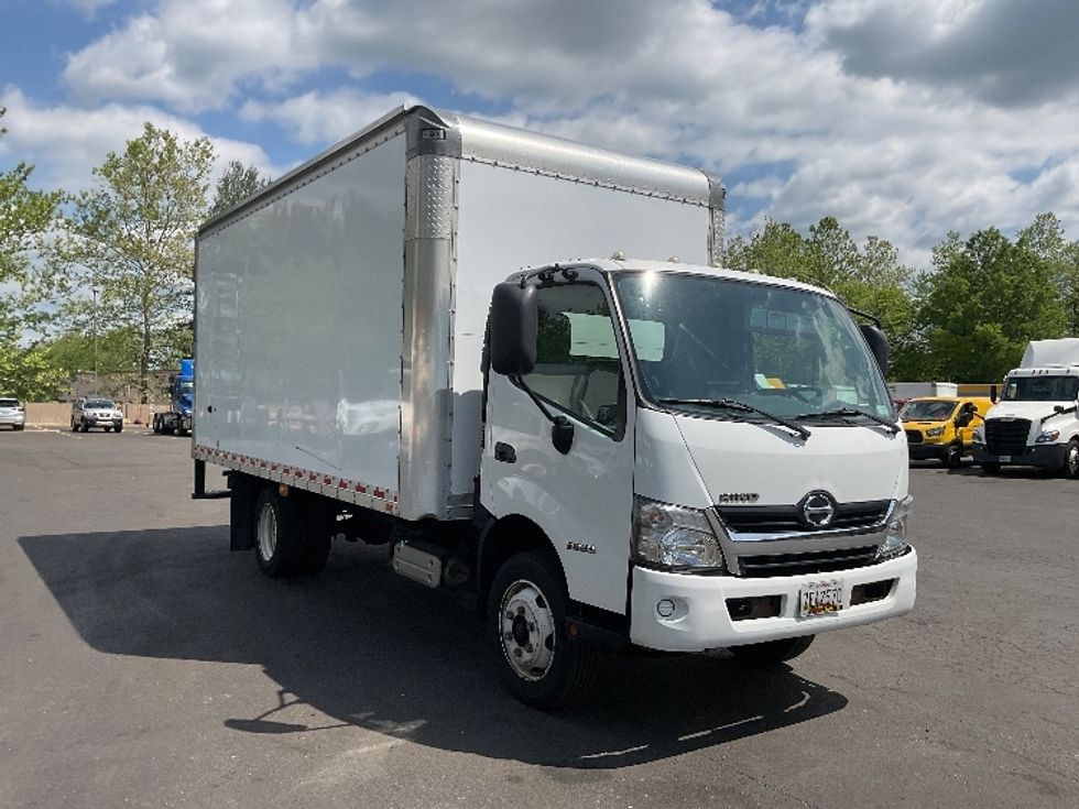 Medium Duty Box Truck-Light and Medium Duty Trucks-Hino-2020-195-Capitol Heights-MD-110,097\n\t\tmiles-$ 34,000 - Image 1