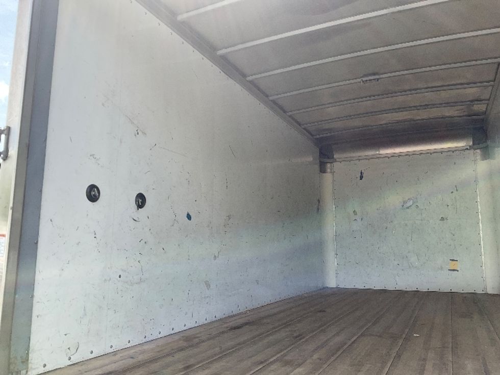 Medium Duty Box Truck-Light and Medium Duty Trucks-Hino-2020-195-Capitol Heights-MD-110,097\n\t\tmiles-$ 34,000 - Image 11