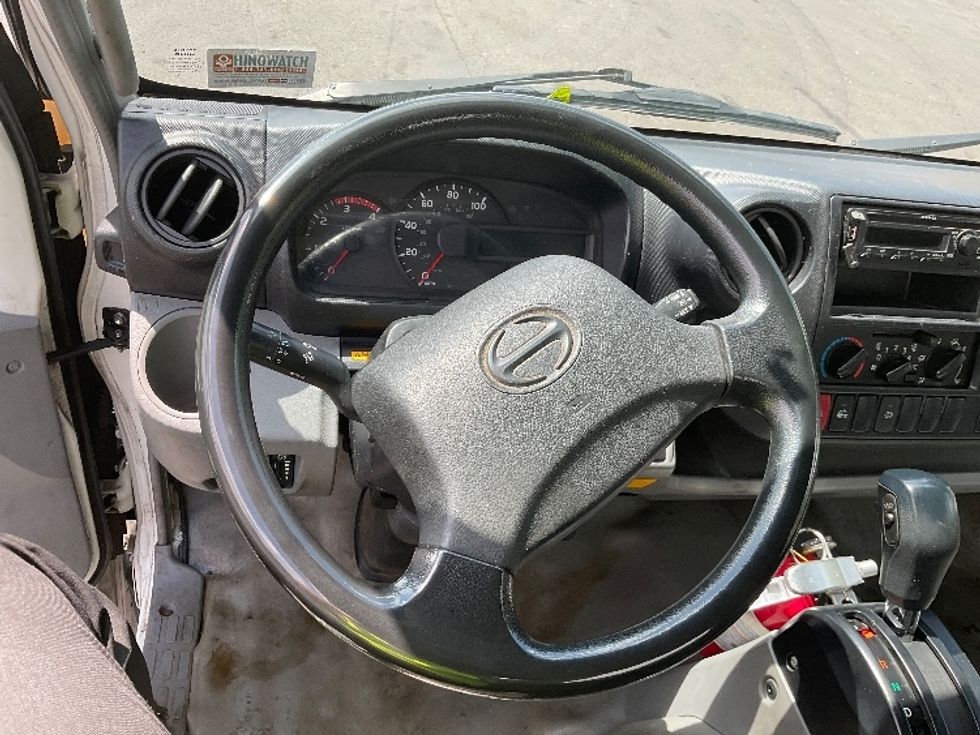 Medium Duty Box Truck-Light and Medium Duty Trucks-Hino-2020-195-Capitol Heights-MD-110,097\n\t\tmiles-$ 34,000 - Image 18