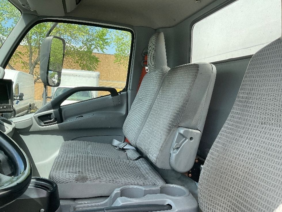 Medium Duty Box Truck-Light and Medium Duty Trucks-Hino-2020-195-Capitol Heights-MD-110,097\n\t\tmiles-$ 34,000 - Image 19