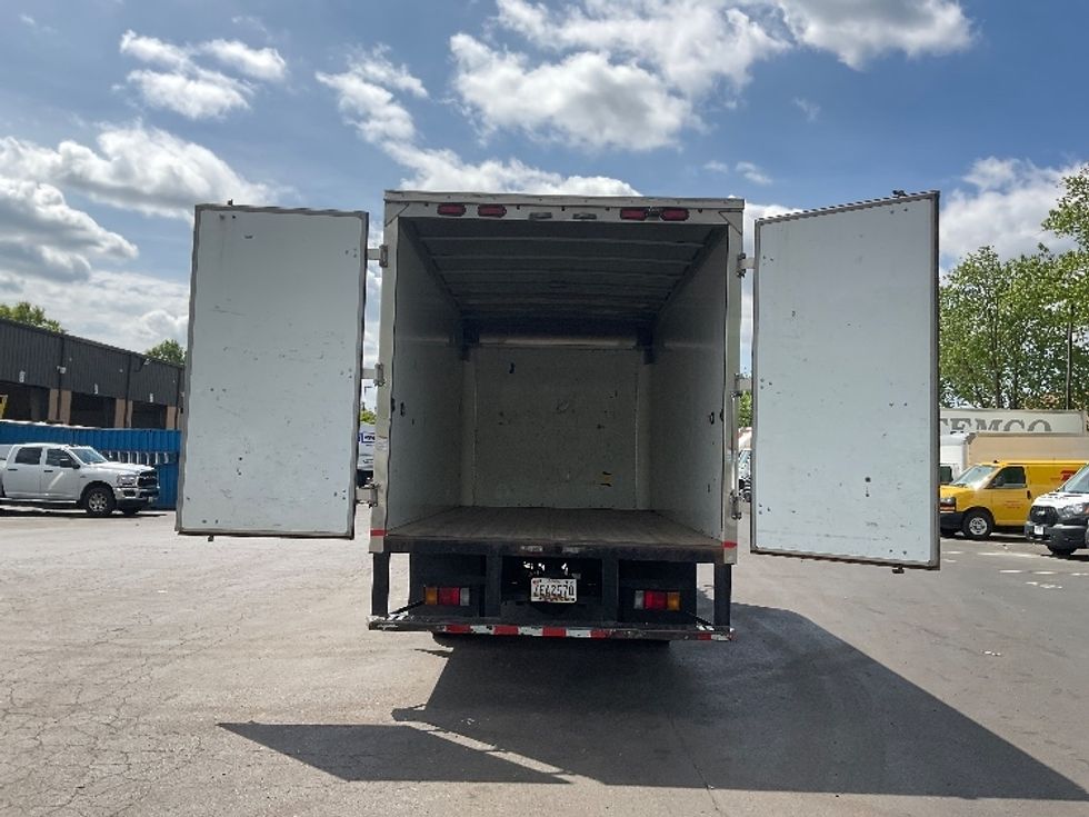 Medium Duty Box Truck-Light and Medium Duty Trucks-Hino-2020-195-Capitol Heights-MD-110,097\n\t\tmiles-$ 34,000 - Image 9