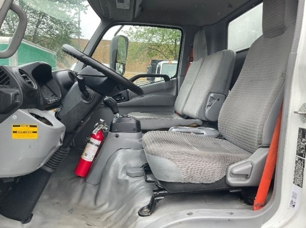 Medium Duty Box Truck-Light and Medium Duty Trucks-Hino-2020-195-Capitol Heights-MD-114,637\n\t\tmiles-$ 42,750 - Image 16