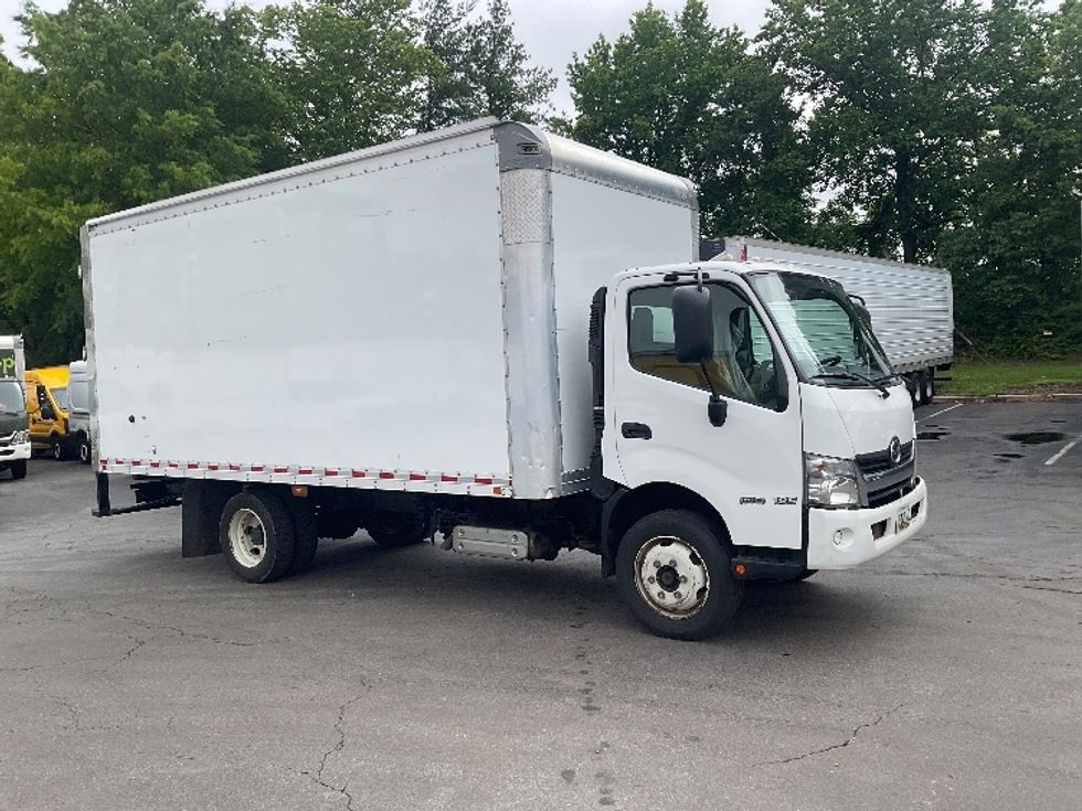 Medium Duty Box Truck-Light and Medium Duty Trucks-Hino-2020-195-Capitol Heights-MD-114,637\n\t\tmiles-$ 42,750 - Image 3