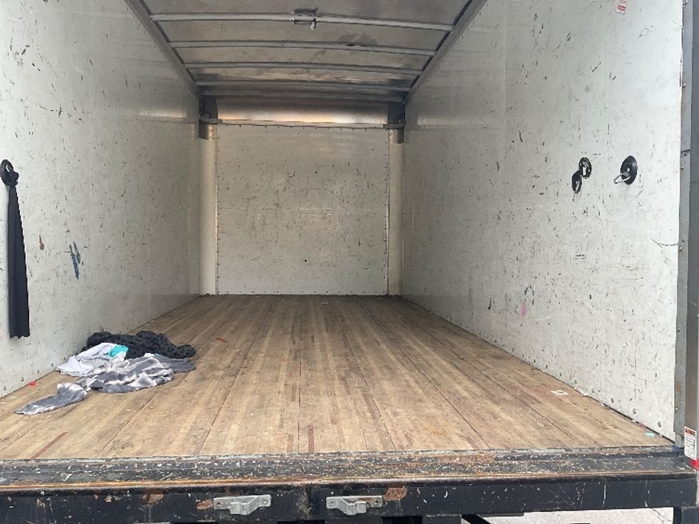 Medium Duty Box Truck-Light and Medium Duty Trucks-Hino-2020-195-Capitol Heights-MD-114,637\n\t\tmiles-$ 42,750 - Image 8