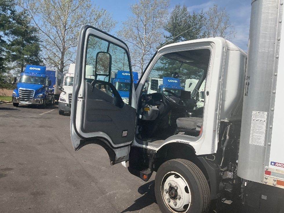 Medium Duty Box Truck-Light and Medium Duty Trucks-Hino-2020-195-Capitol Heights-MD-126,648\n\t\tmiles-$ 42,000 - Image 16