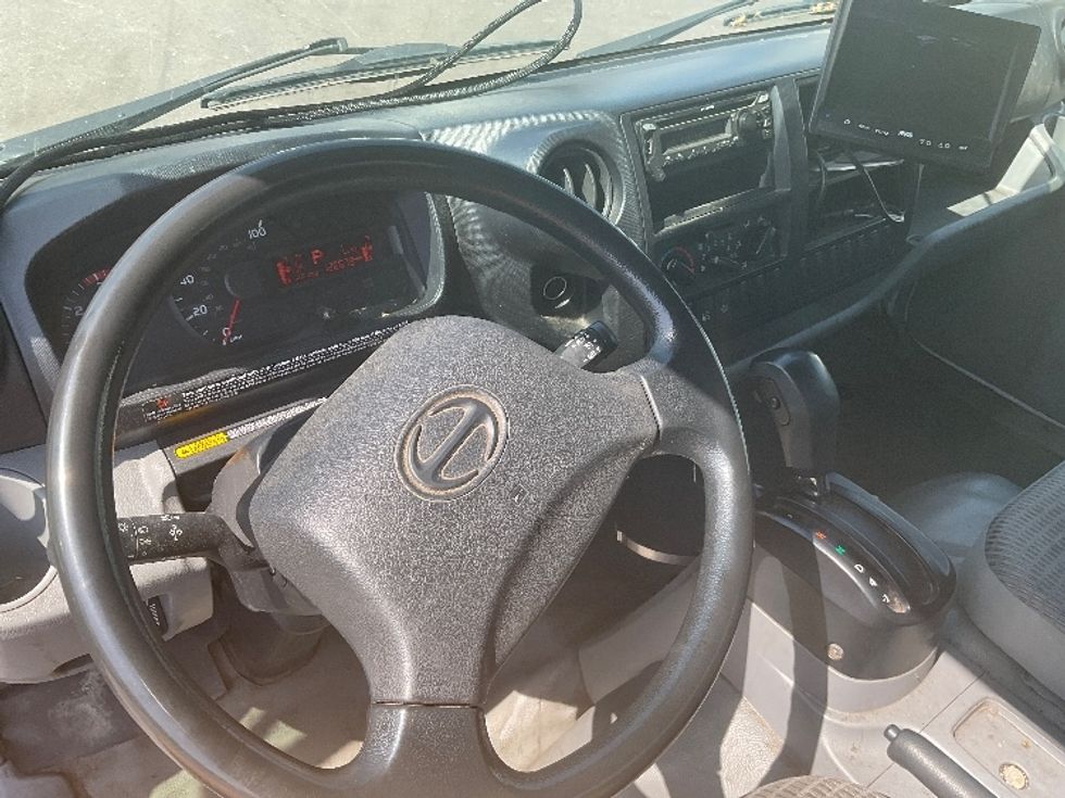 Medium Duty Box Truck-Light and Medium Duty Trucks-Hino-2020-195-Capitol Heights-MD-126,648\n\t\tmiles-$ 42,000 - Image 18