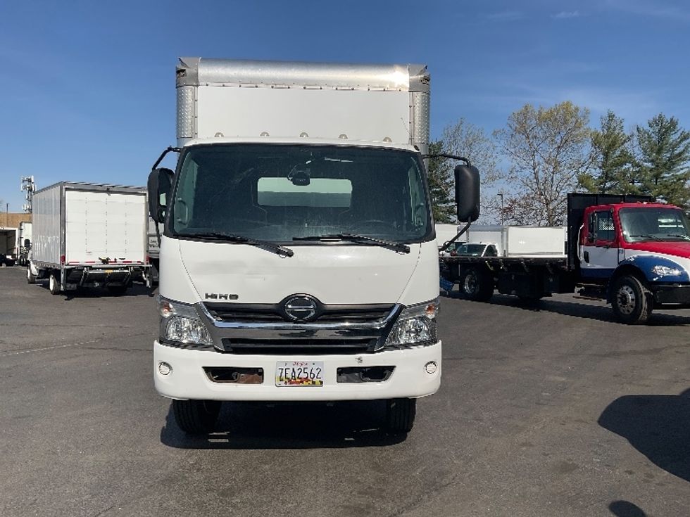 Medium Duty Box Truck-Light and Medium Duty Trucks-Hino-2020-195-Capitol Heights-MD-126,648\n\t\tmiles-$ 42,000 - Image 2