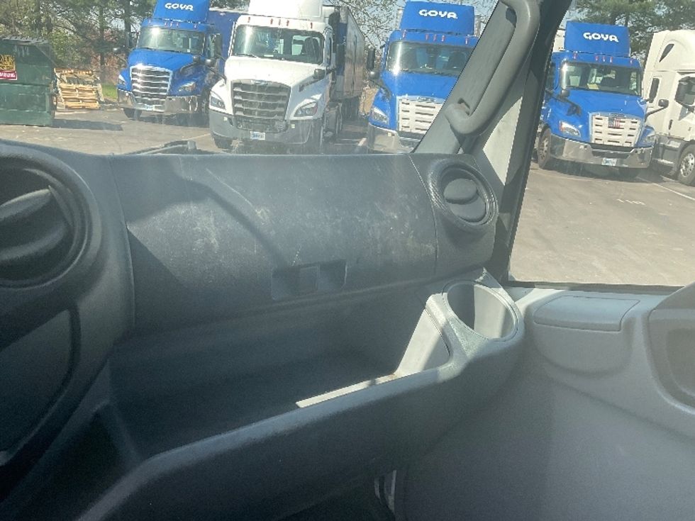 Medium Duty Box Truck-Light and Medium Duty Trucks-Hino-2020-195-Capitol Heights-MD-126,648\n\t\tmiles-$ 42,000 - Image 21