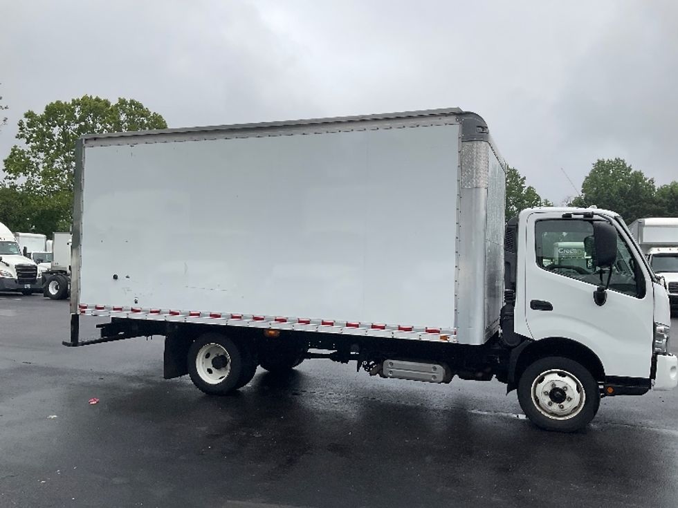 Medium Duty Box Truck-Light and Medium Duty Trucks-Hino-2020-195-Capitol Heights-MD-140,729\n\t\tmiles-$ 38,250 - Image 15