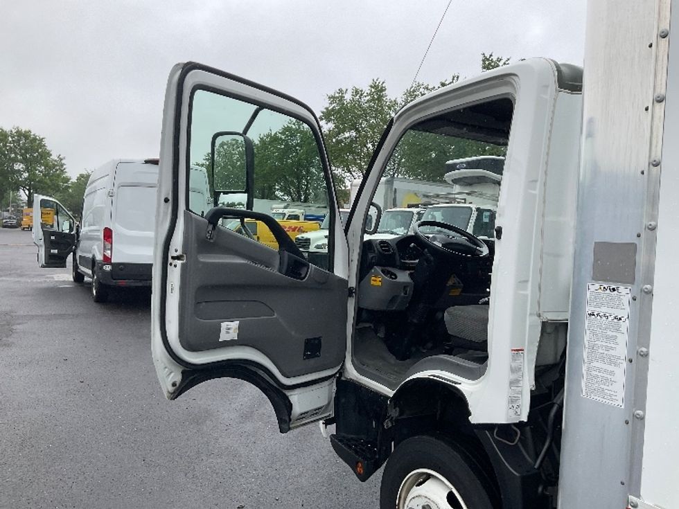Medium Duty Box Truck-Light and Medium Duty Trucks-Hino-2020-195-Capitol Heights-MD-140,729\n\t\tmiles-$ 38,250 - Image 16