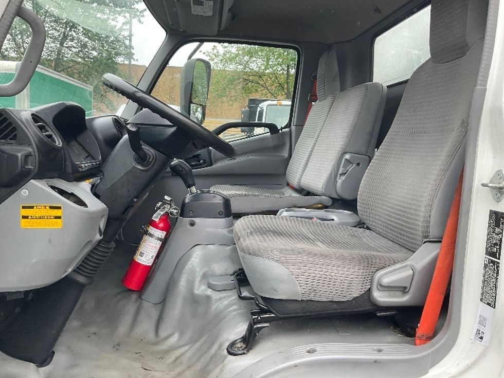 Medium Duty Box Truck-Light and Medium Duty Trucks-Hino-2020-195-Capitol Heights-MD-140,729\n\t\tmiles-$ 38,250 - Image 17