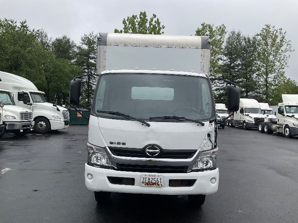 Medium Duty Box Truck-Light and Medium Duty Trucks-Hino-2020-195-Capitol Heights-MD-140,729\n\t\tmiles-$ 38,250 - Image 2