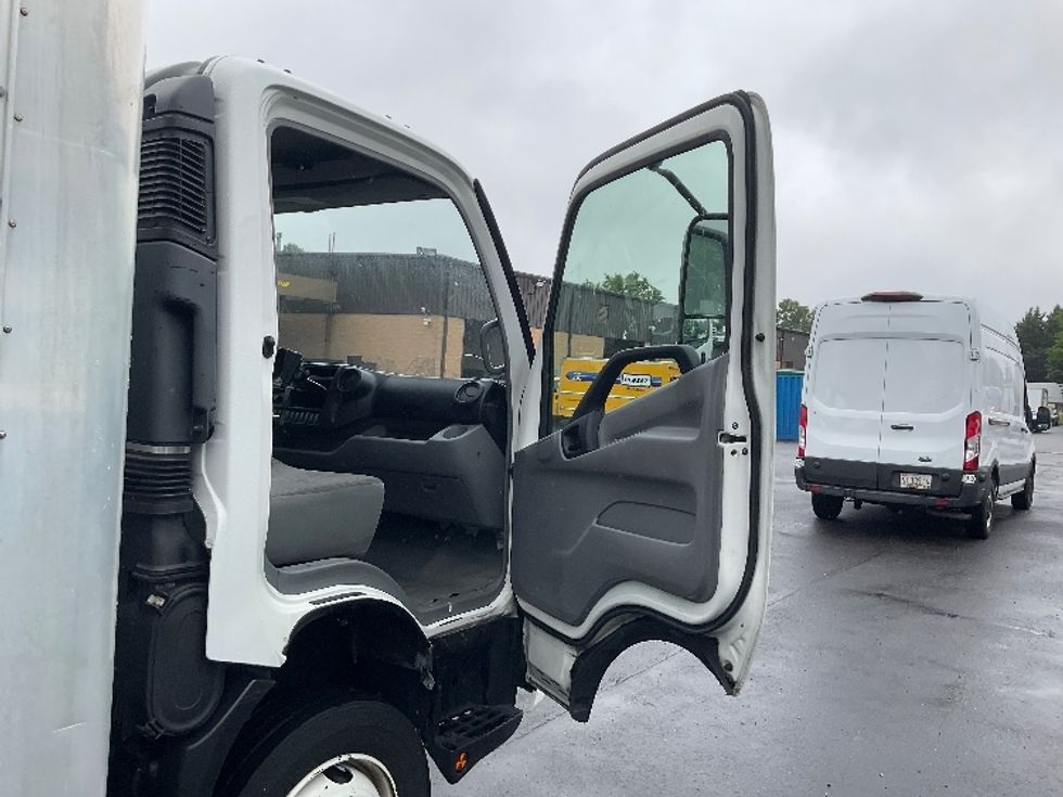 Medium Duty Box Truck-Light and Medium Duty Trucks-Hino-2020-195-Capitol Heights-MD-140,729\n\t\tmiles-$ 38,250 - Image 20