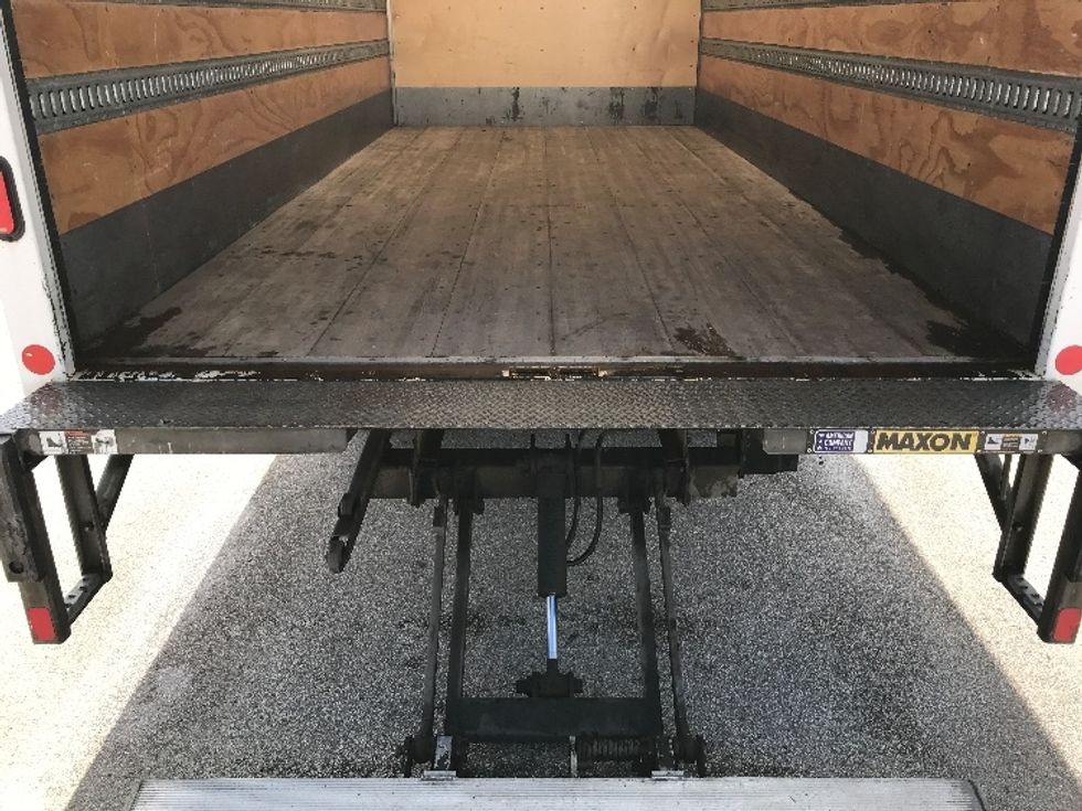 Medium Duty Box Truck-Light and Medium Duty Trucks-Hino-2020-195-Delta-BC-243,637\n\t\tkm-$ 53,250 - Image 10