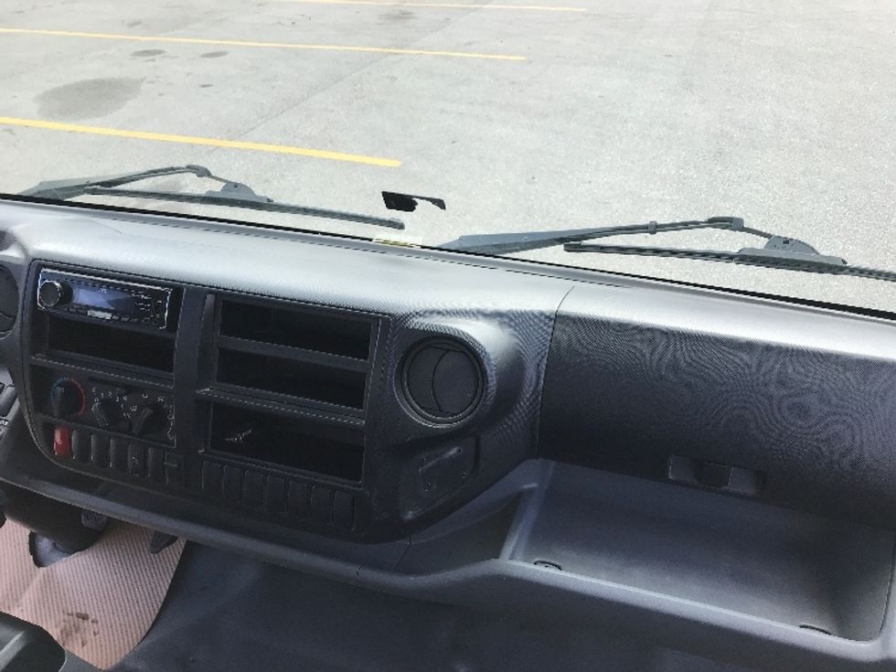 Medium Duty Box Truck-Light and Medium Duty Trucks-Hino-2020-195-Delta-BC-243,637\n\t\tkm-$ 53,250 - Image 20