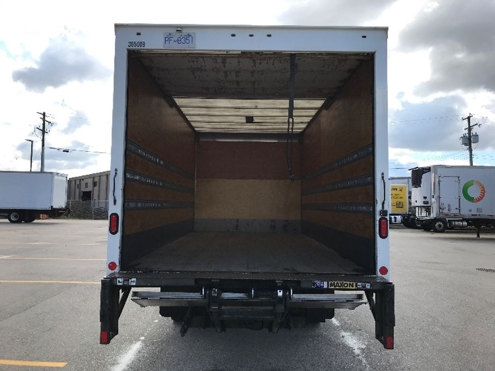 Medium Duty Box Truck-Light and Medium Duty Trucks-Hino-2020-195-Delta-BC-243,637\n\t\tkm-$ 53,250 - Image 8