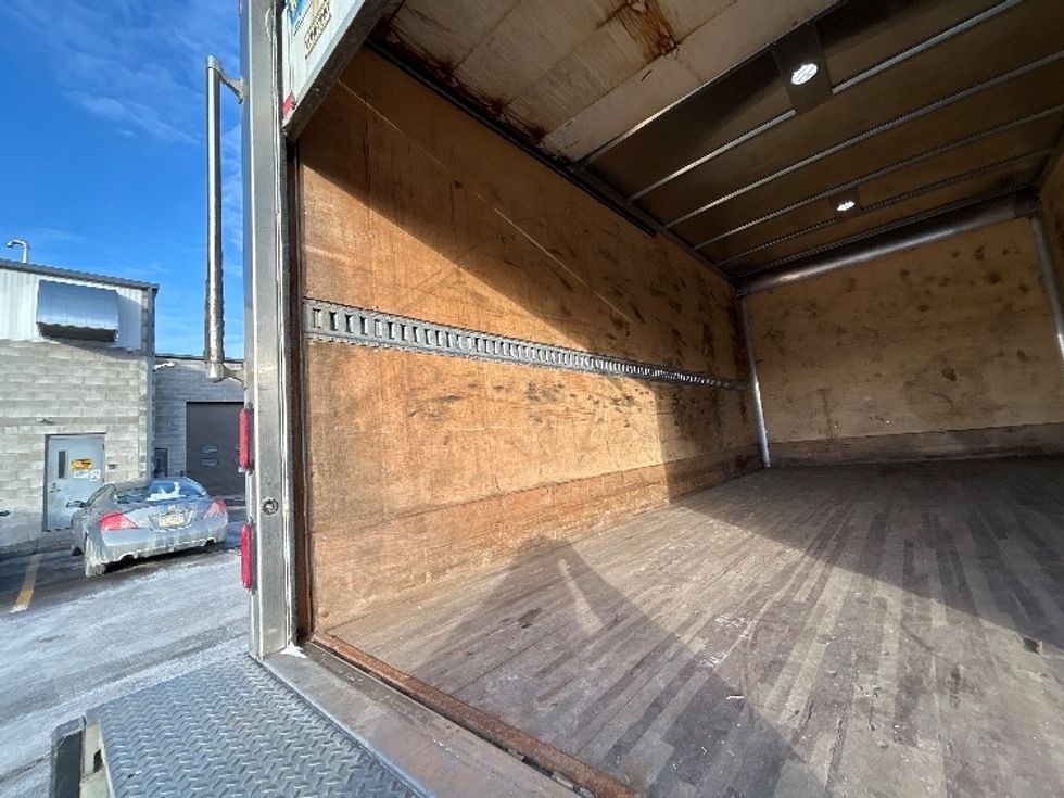 Medium Duty Box Truck-Light and Medium Duty Trucks-Hino-2020-195-Elmira-NY-148,439\n\t\tmiles-$ 36,000 - Image 10