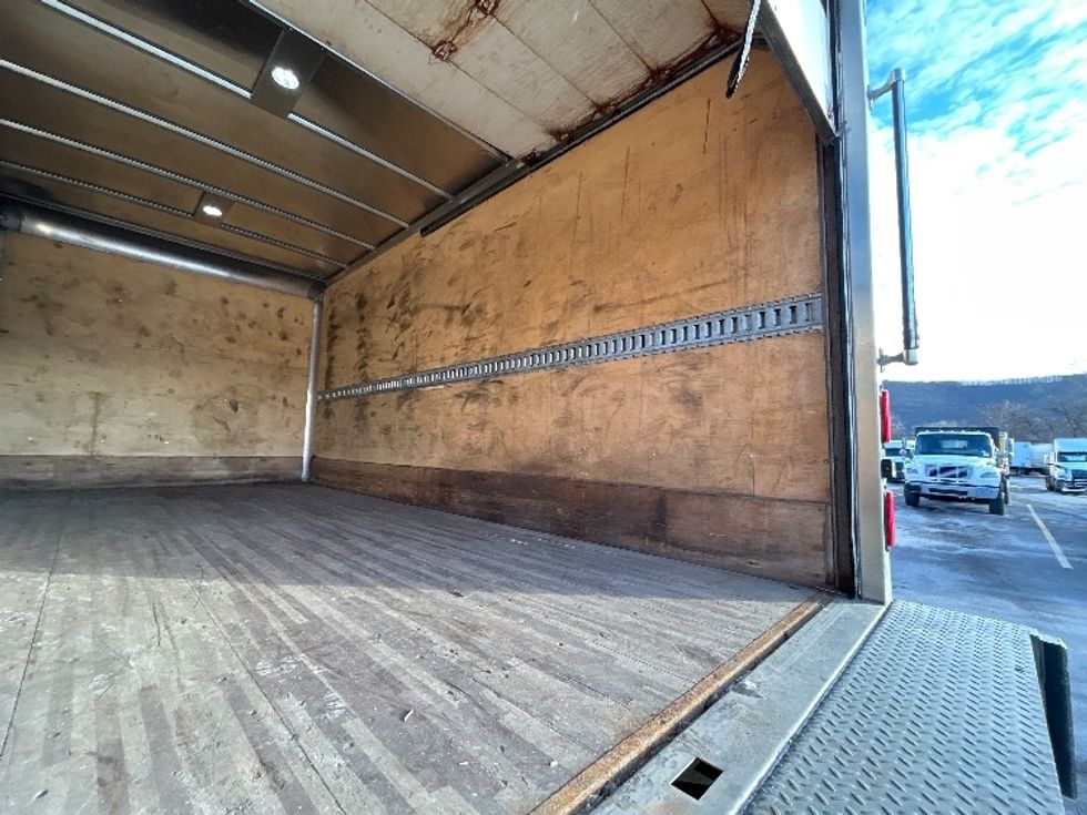 Medium Duty Box Truck-Light and Medium Duty Trucks-Hino-2020-195-Elmira-NY-148,439\n\t\tmiles-$ 36,000 - Image 11