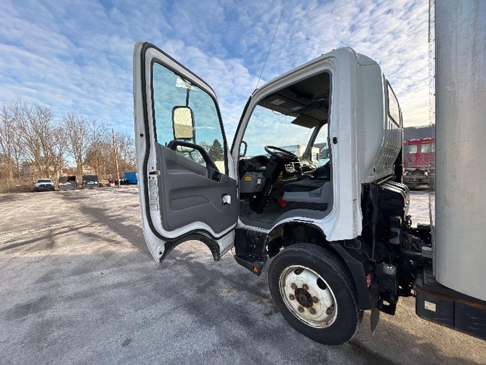 Medium Duty Box Truck-Light and Medium Duty Trucks-Hino-2020-195-Elmira-NY-148,439\n\t\tmiles-$ 36,000 - Image 15