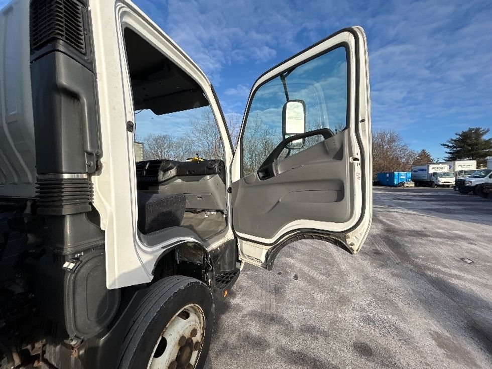 Medium Duty Box Truck-Light and Medium Duty Trucks-Hino-2020-195-Elmira-NY-148,439\n\t\tmiles-$ 36,000 - Image 19