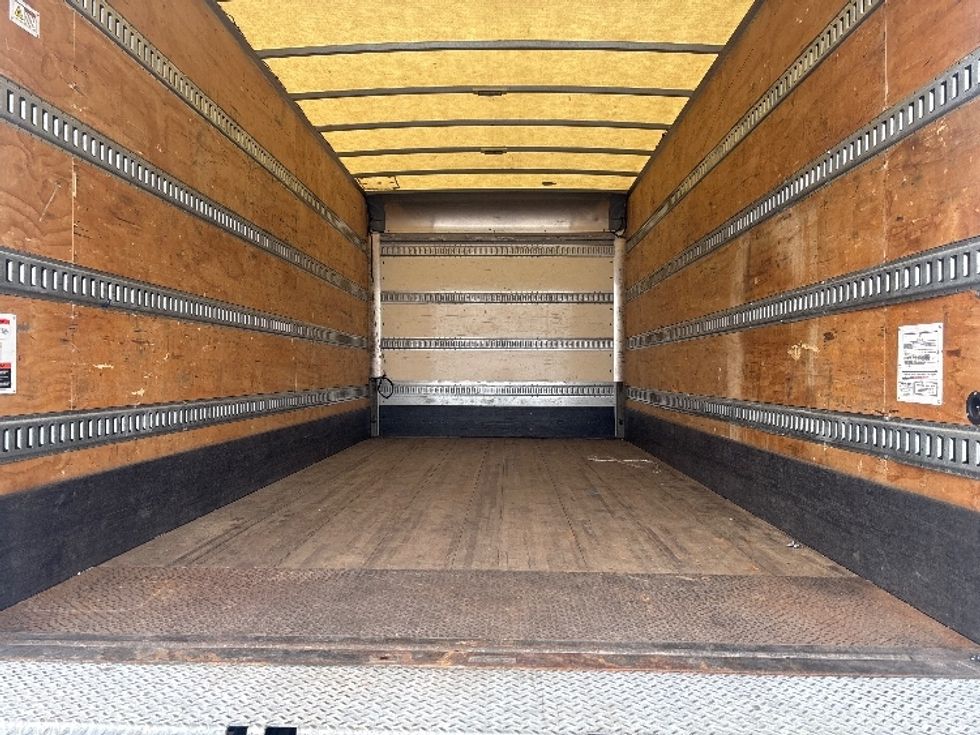 Medium Duty Box Truck-Light and Medium Duty Trucks-Hino-2020-195-Elmsford-NY-51,152\n\t\tmiles-$ 47,250 - Image 10