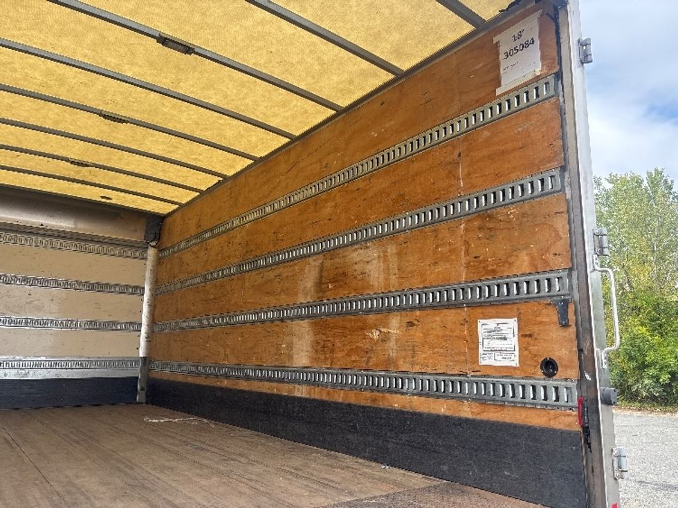 Medium Duty Box Truck-Light and Medium Duty Trucks-Hino-2020-195-Elmsford-NY-51,152\n\t\tmiles-$ 47,250 - Image 12