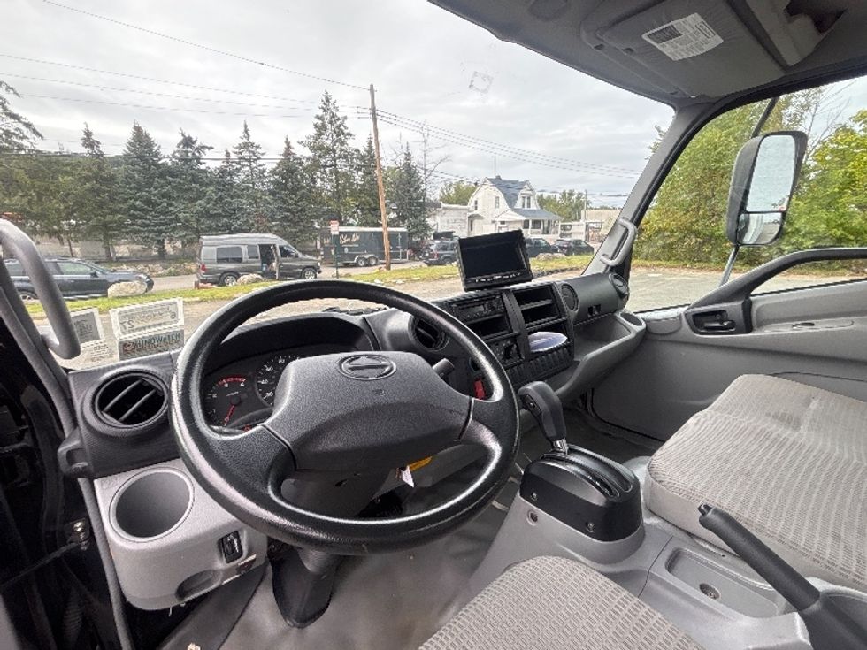 Medium Duty Box Truck-Light and Medium Duty Trucks-Hino-2020-195-Elmsford-NY-51,152\n\t\tmiles-$ 47,250 - Image 17