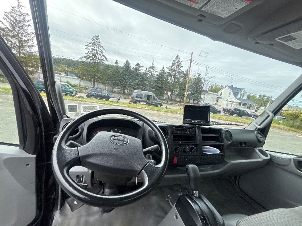 Medium Duty Box Truck-Light and Medium Duty Trucks-Hino-2020-195-Elmsford-NY-51,152\n\t\tmiles-$ 47,250 - Image 18