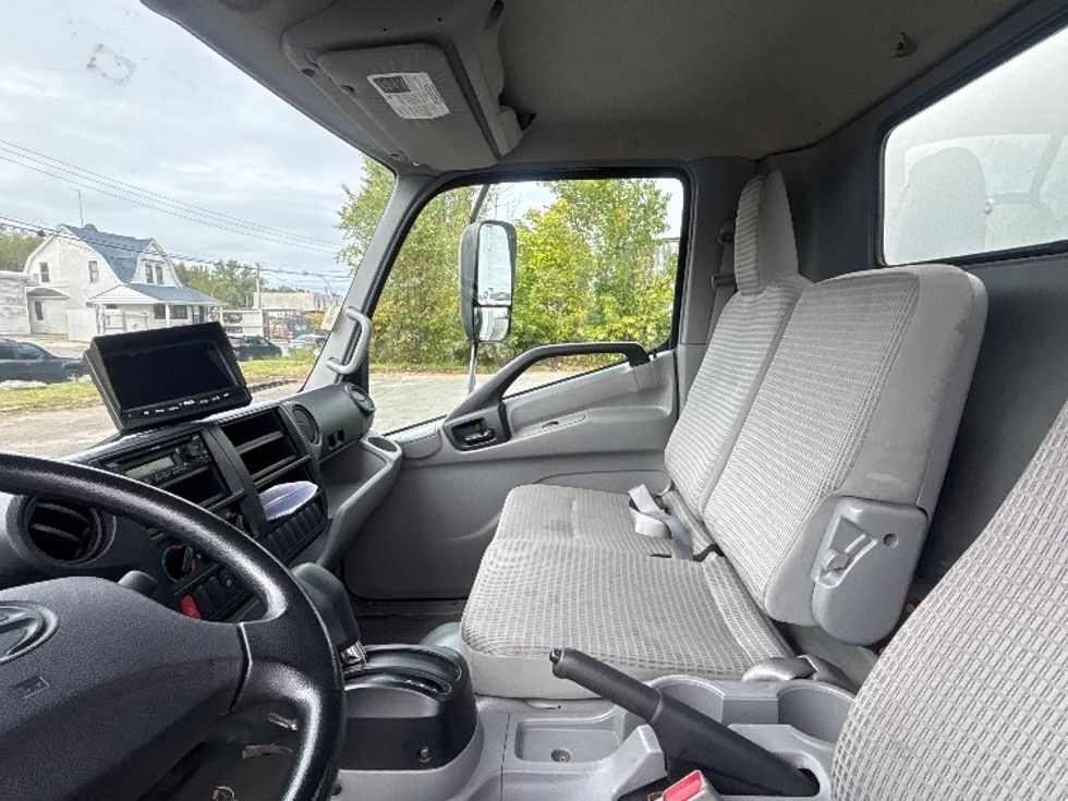 Medium Duty Box Truck-Light and Medium Duty Trucks-Hino-2020-195-Elmsford-NY-51,152\n\t\tmiles-$ 47,250 - Image 19