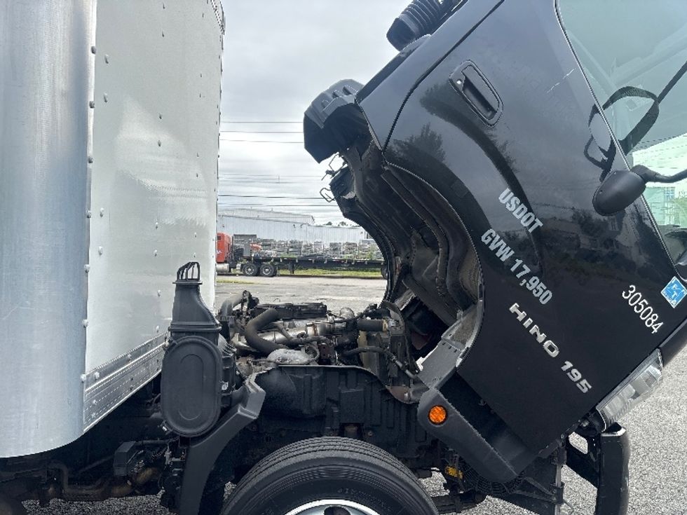 Medium Duty Box Truck-Light and Medium Duty Trucks-Hino-2020-195-Elmsford-NY-51,152\n\t\tmiles-$ 47,250 - Image 23