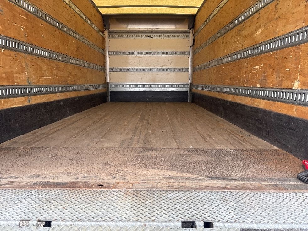 Medium Duty Box Truck-Light and Medium Duty Trucks-Hino-2020-195-Elmsford-NY-56,310\n\t\tmiles-$ 46,750 - Image 10