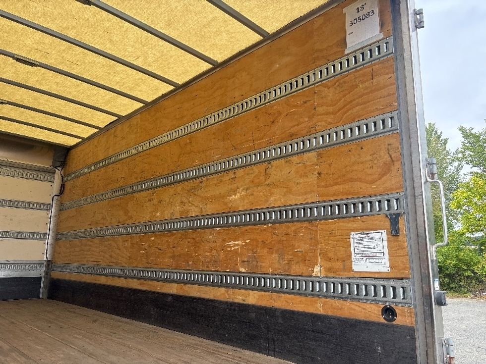 Medium Duty Box Truck-Light and Medium Duty Trucks-Hino-2020-195-Elmsford-NY-56,310\n\t\tmiles-$ 46,750 - Image 12