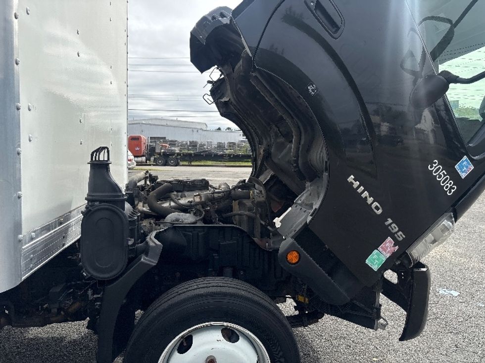 Medium Duty Box Truck-Light and Medium Duty Trucks-Hino-2020-195-Elmsford-NY-56,310\n\t\tmiles-$ 46,750 - Image 23