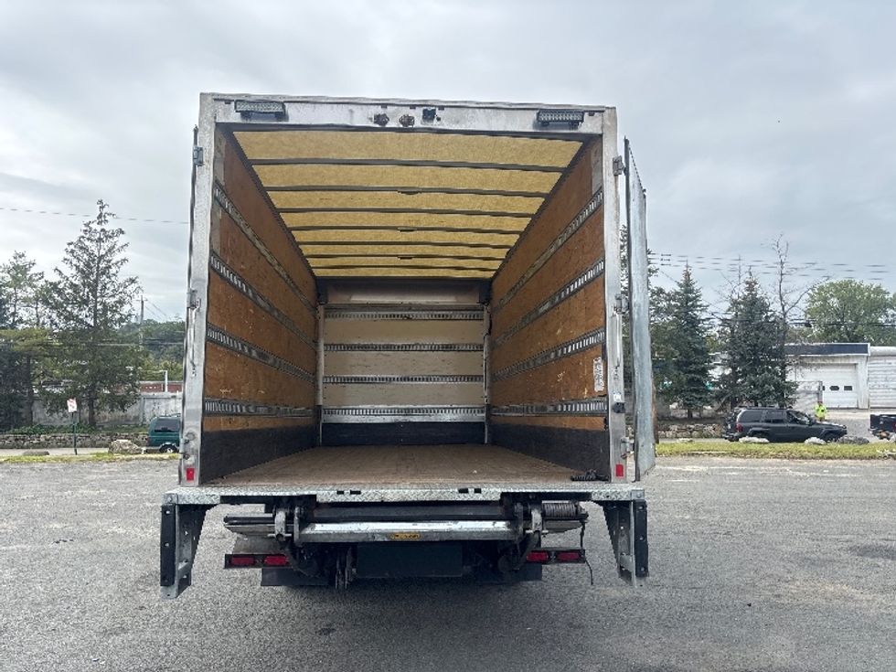 Medium Duty Box Truck-Light and Medium Duty Trucks-Hino-2020-195-Elmsford-NY-56,310\n\t\tmiles-$ 46,750 - Image 8