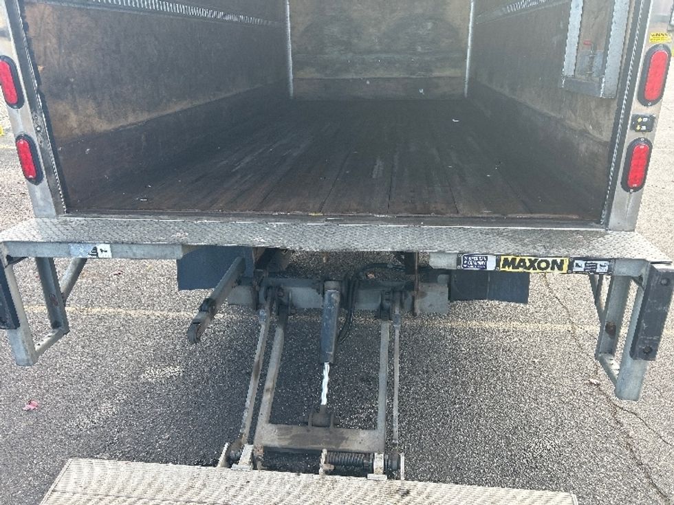 Medium Duty Box Truck-Light and Medium Duty Trucks-Hino-2020-195-Fredonia-NY-128,220\n\t\tmiles-$ 37,250 - Image 10