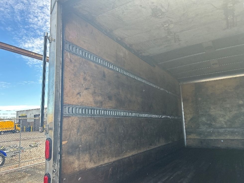 Medium Duty Box Truck-Light and Medium Duty Trucks-Hino-2020-195-Fredonia-NY-128,220\n\t\tmiles-$ 37,250 - Image 11