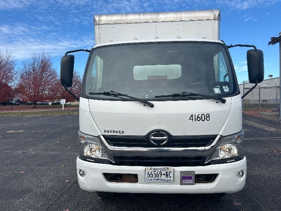 Medium Duty Box Truck-Light and Medium Duty Trucks-Hino-2020-195-Fredonia-NY-128,220\n\t\tmiles-$ 37,250 - Image 2