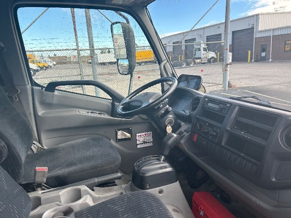 Medium Duty Box Truck-Light and Medium Duty Trucks-Hino-2020-195-Fredonia-NY-128,220\n\t\tmiles-$ 37,250 - Image 22