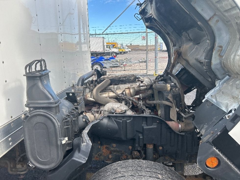 Medium Duty Box Truck-Light and Medium Duty Trucks-Hino-2020-195-Fredonia-NY-128,220\n\t\tmiles-$ 37,250 - Image 23