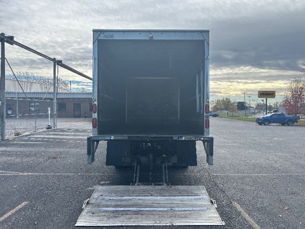 Medium Duty Box Truck-Light and Medium Duty Trucks-Hino-2020-195-Fredonia-NY-128,220\n\t\tmiles-$ 37,250 - Image 9