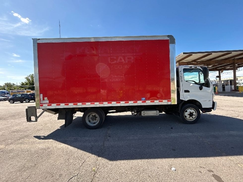 Medium Duty Box Truck-Light and Medium Duty Trucks-Hino-2020-195-Fredonia-NY-193,255\n\t\tmiles-$ 21,750 - Image 15