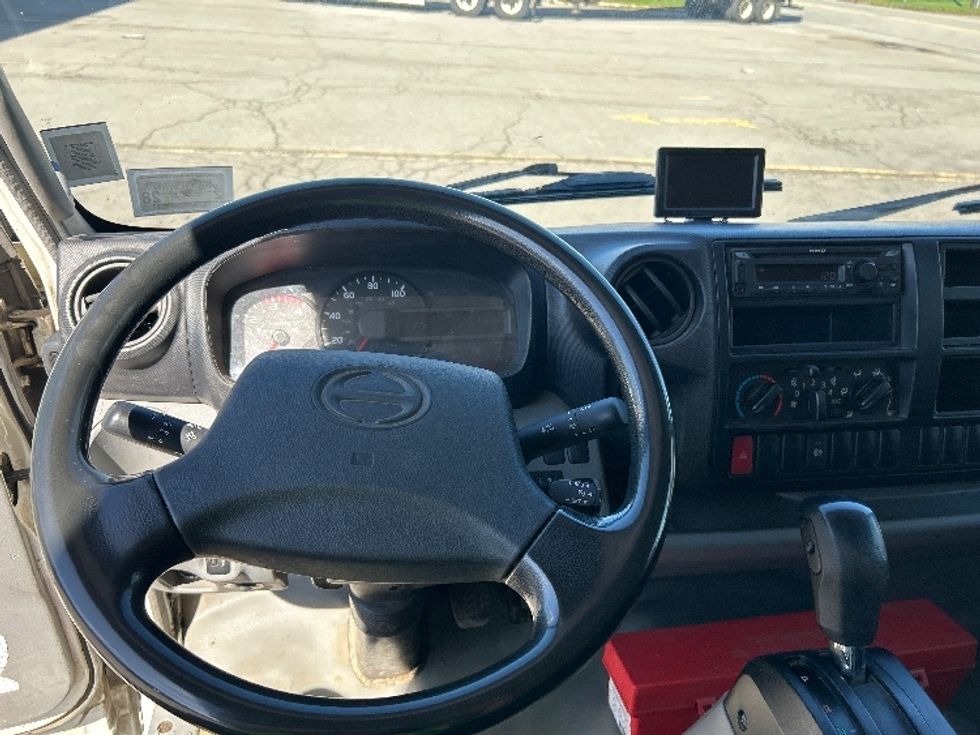 Medium Duty Box Truck-Light and Medium Duty Trucks-Hino-2020-195-Fredonia-NY-193,255\n\t\tmiles-$ 21,750 - Image 18
