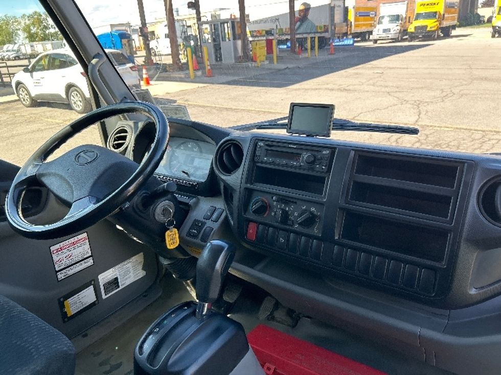 Medium Duty Box Truck-Light and Medium Duty Trucks-Hino-2020-195-Fredonia-NY-193,255\n\t\tmiles-$ 21,750 - Image 22