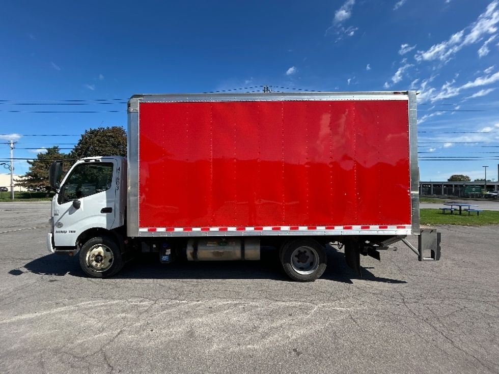 Medium Duty Box Truck-Light and Medium Duty Trucks-Hino-2020-195-Fredonia-NY-193,255\n\t\tmiles-$ 21,750 - Image 4
